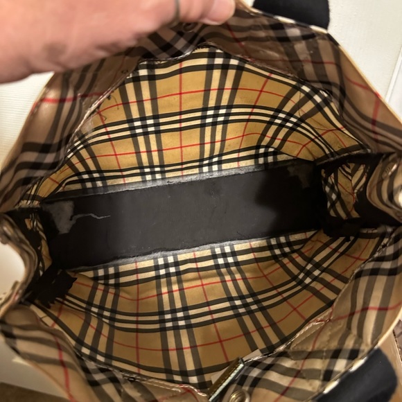 SMALL BURBERRY TOTE “👜 READ DESCRIPTION “ - Picture 7 of 15